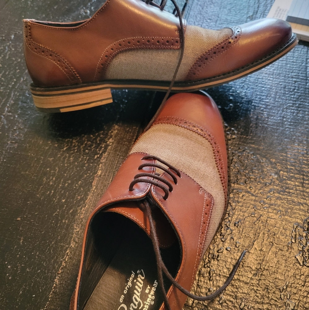 Penguins dress shoe